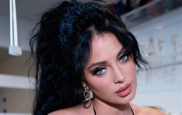 Camilla Araujo: The Rising Star in the World of Beauty and Fashion