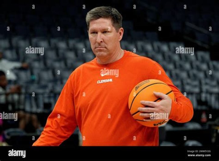 Comparing College Basketball Titans: Brad Brownell vs. Will Wade
