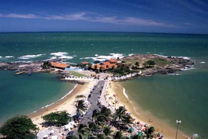 Discover the Enchanting Blue Manor: Explore the History and Beauty of Casarao Azul
