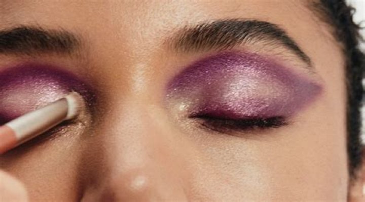 Expert-Approved Eye Makeup: Enhance Your Eyes Safely