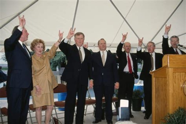 Exploring the Life and Legacy of Robin McCombs: Dr. Phil's Devoted Partner