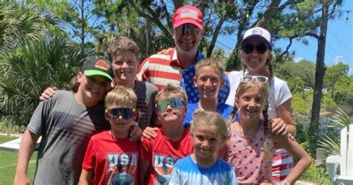 How Many Kids Does Pete Headset Have? A Comprehensive Guide