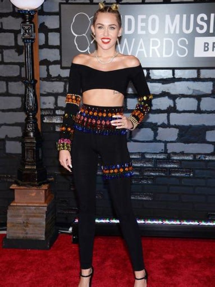 Miley Cyrus's Unforgettable MTV Awards 2013 Performance: A Turning Point in Pop Culture