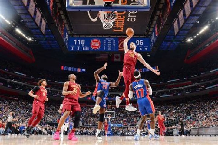 Oklahoma City Thunder Triumphs Over Detroit Pistons in a Thrilling 113-107 Match
