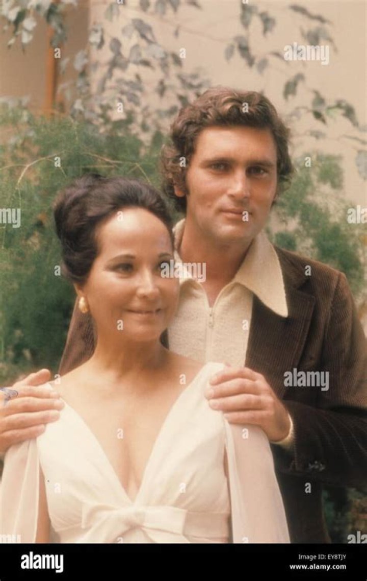 Robert Wolders and Merle Oberon: A Timeless Love Story